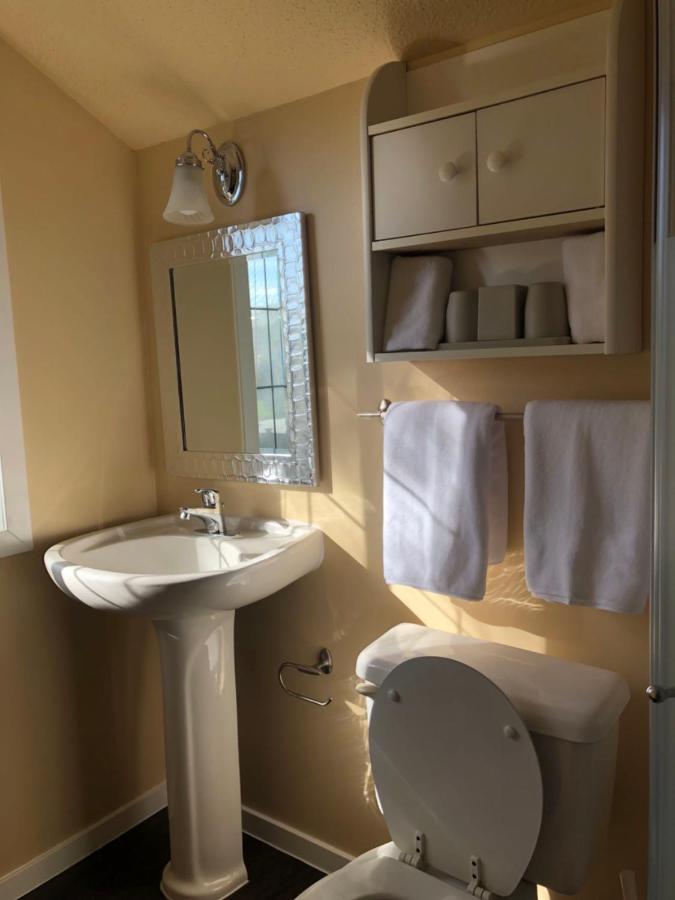 Jason House - Immaculate Suites In A Quiet Seaside Neighbourhood Near Uvic 維多利亞 外观 照片
