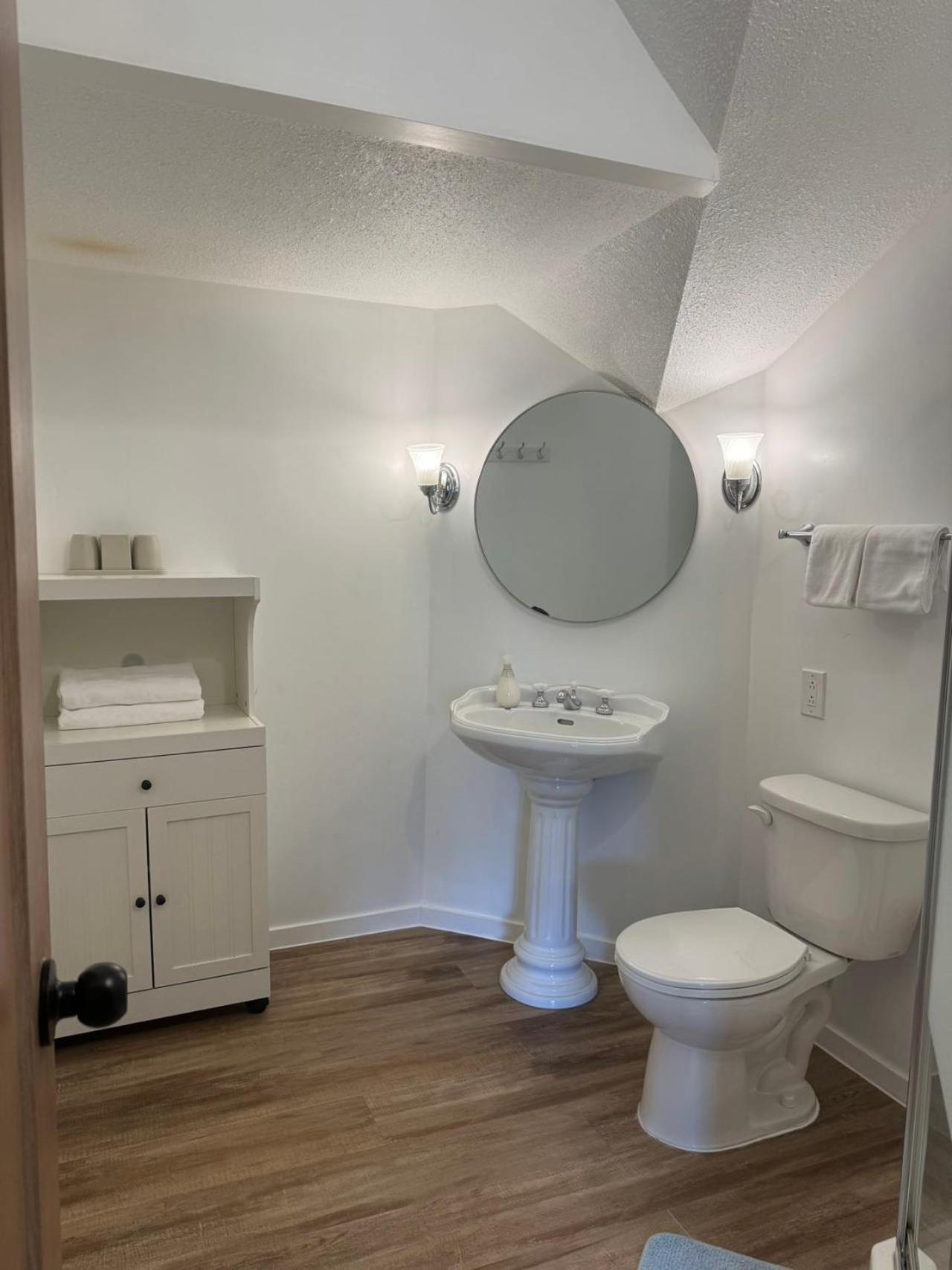 Jason House - Immaculate Suites In A Quiet Seaside Neighbourhood Near Uvic 維多利亞 外观 照片