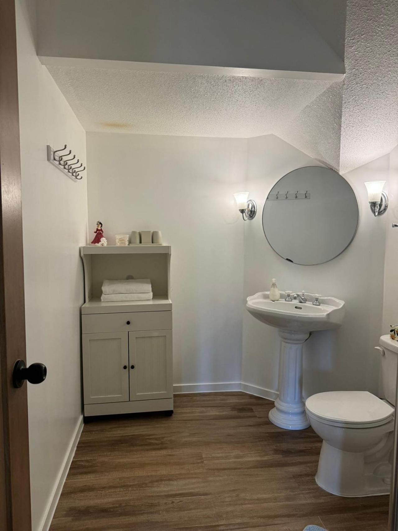 Jason House - Immaculate Suites In A Quiet Seaside Neighbourhood Near Uvic 維多利亞 外观 照片